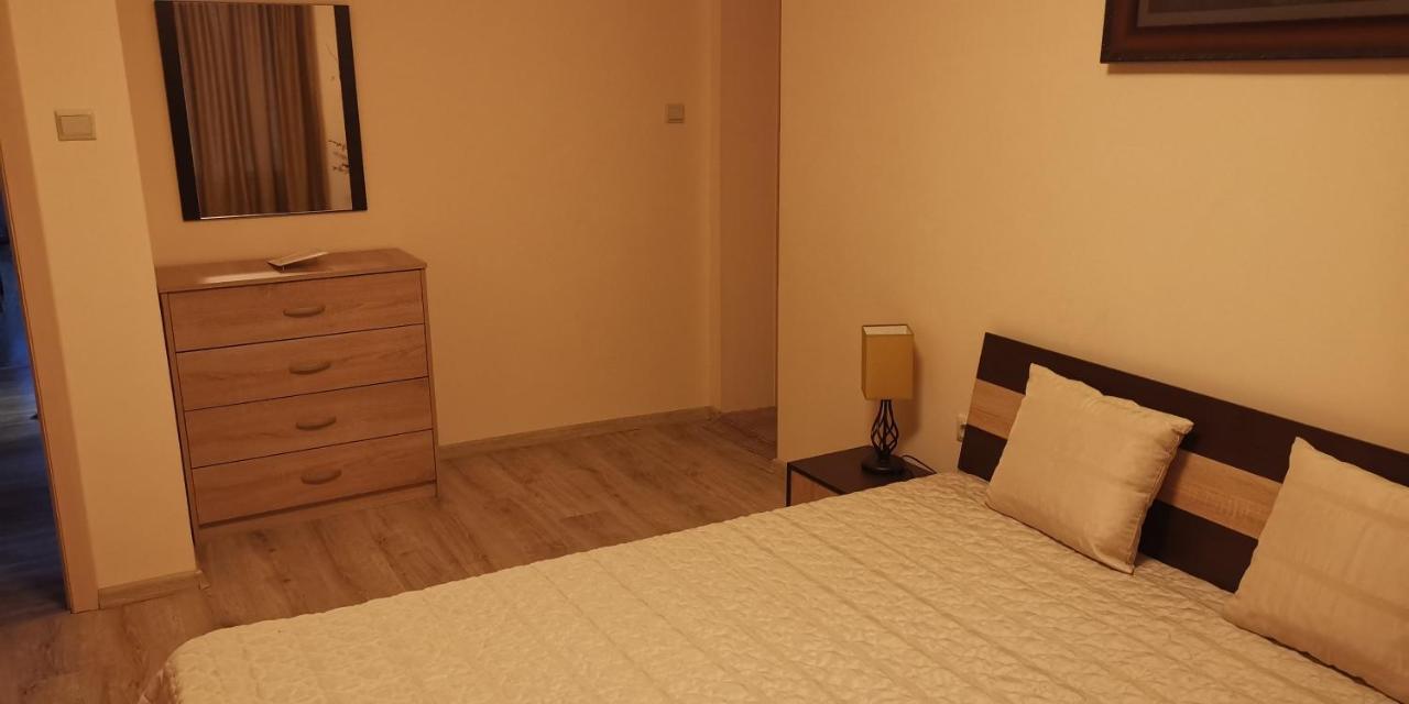 при рени Apartment